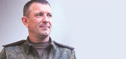 Kindralmajor Ivan Popov oli Venemaa 58. armee komandör,