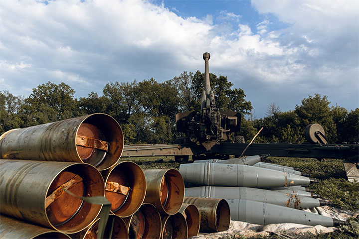 Ukraina riiklik kaitsetööstusettevõte Ukroboronprom tootmas 122 - ja 155 - millimeetriseid mürske.