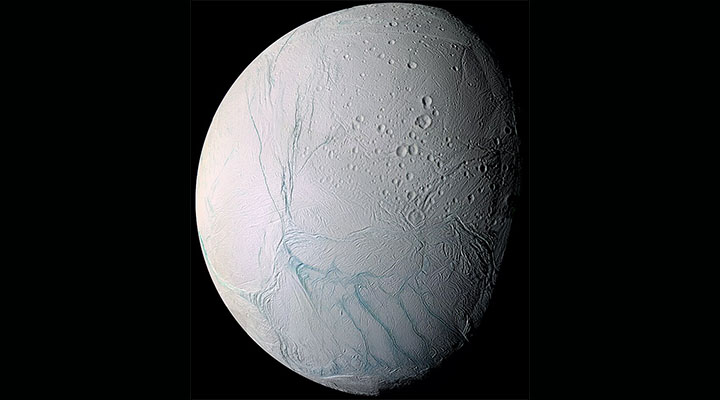 Saturni kaaslane Enceladus, mille 20 kun 25 kilomeetrit paksu jääkaane all arvatakse olevat ookean. Pinnatemperatuur on küll -200 kraadi, aga sisemine soojus, mis tuleneb Saturni gravitatsioonist võib tähendada primitiivseks eluks vägagi sobilikku kohta. 